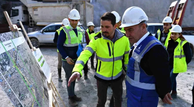 İzmir Büyükşehir Belediye Başkanı Tunç Soyer Buca Onat Tüneli çalışmalarını inceledi